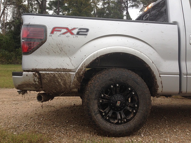 2013 Fx2 with 33's and 2&quot; leveling kit-mud1.jpg