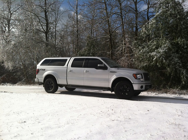 Pics of your truck in the snow-image-1458971239.jpg