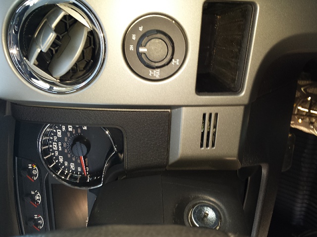 Small vent beside ignition/shifter?-forumrunner_20131210_114502.jpg