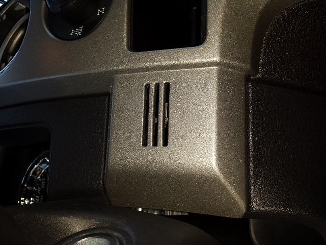 Small vent beside ignition/shifter?-forumrunner_20131210_114535.jpg