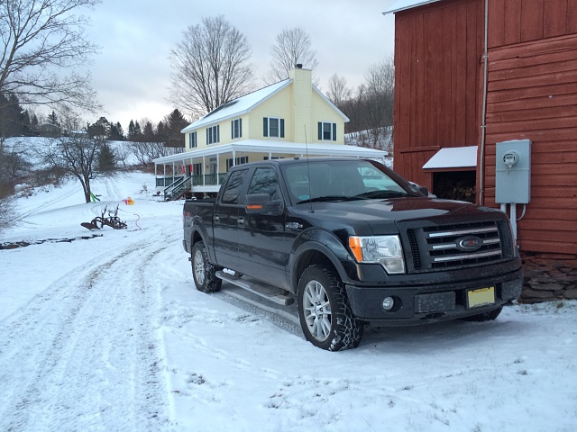 Pics of your truck in the snow-catskills.jpg