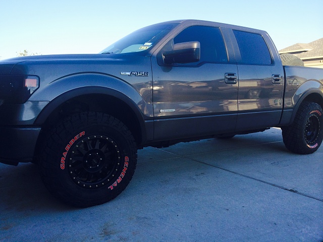 FX4 on 35s with leveling kit-truck1.jpg