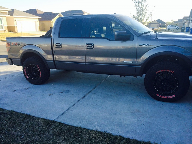 FX4 on 35s with leveling kit-trucks2.jpg