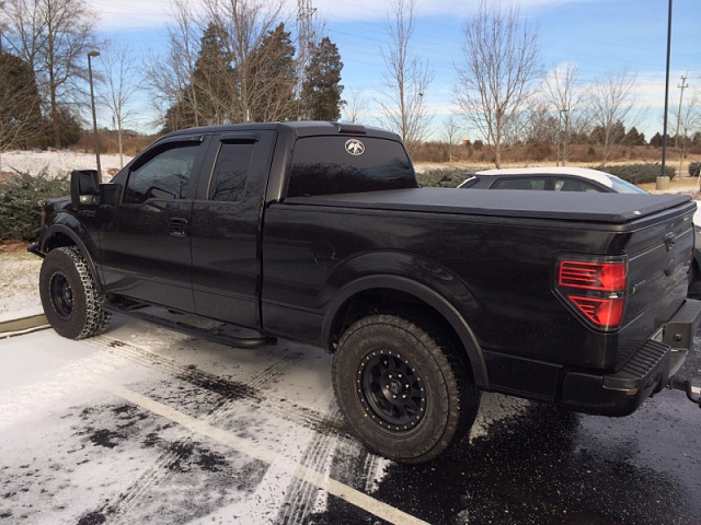 Pics of your truck in the snow-image-1577579610.jpg