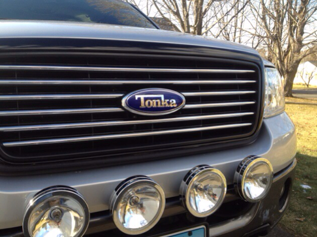 Ford Emblem-image-3586713300.jpg