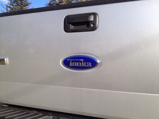 Ford Emblem-image-2215968529.jpg