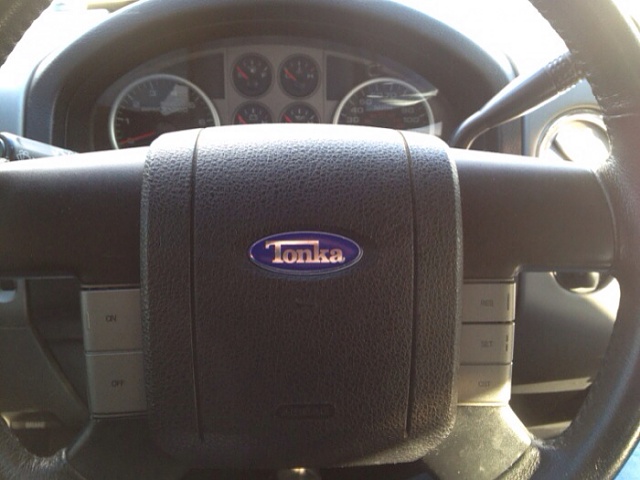 Ford Emblem-image-3553745624.jpg