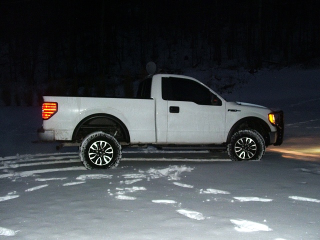 Any pics of trucks with Raptor wheels and fender flares???-dscf9082_exposure.jpg