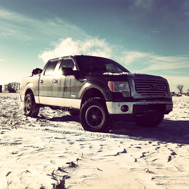 Let's see those Black F150's-img_1126-1-.jpg