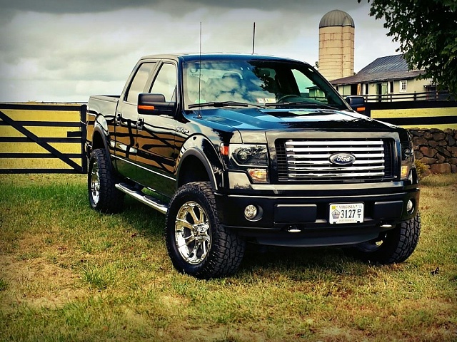 shots of your f150! let's go people!:)-f150-barn.jpg