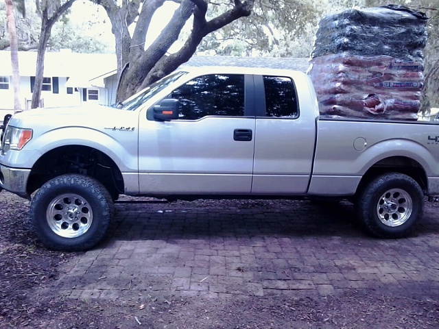 Anyone with 33's tires and a 4 or 6 inch lift kit??-140725_001.jpg