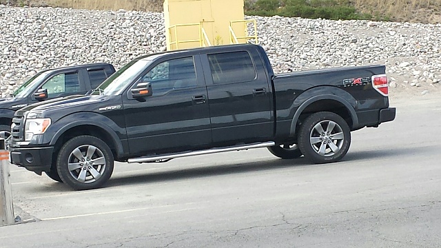 Do all fx4 have black head and taillight trim?-20150805_163313.jpg