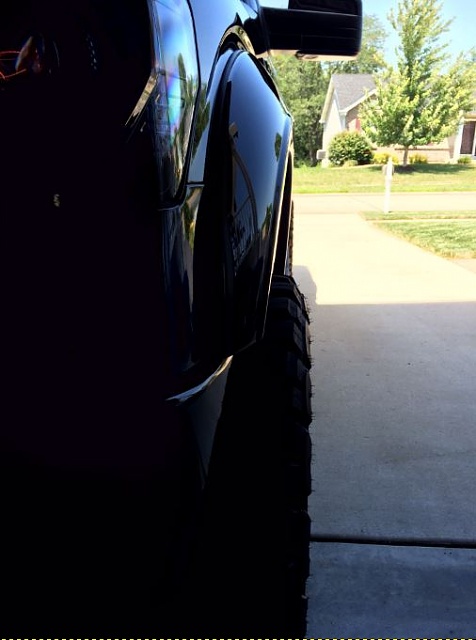 Anyone running 20x10 -12 and fender flares?-pitchblack_side2.jpg