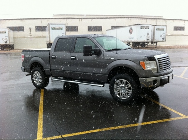 Pic request. leveled truck with tall tires and 4&quot; lift with tall tires-image-1021769915.jpg