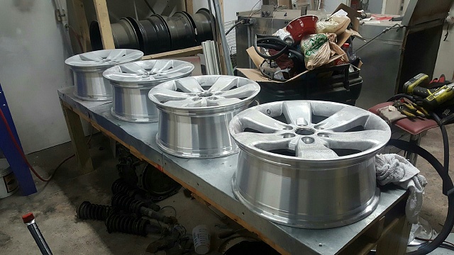 Getting new legs...(tires and wheels)-resized952016103095201600.jpg