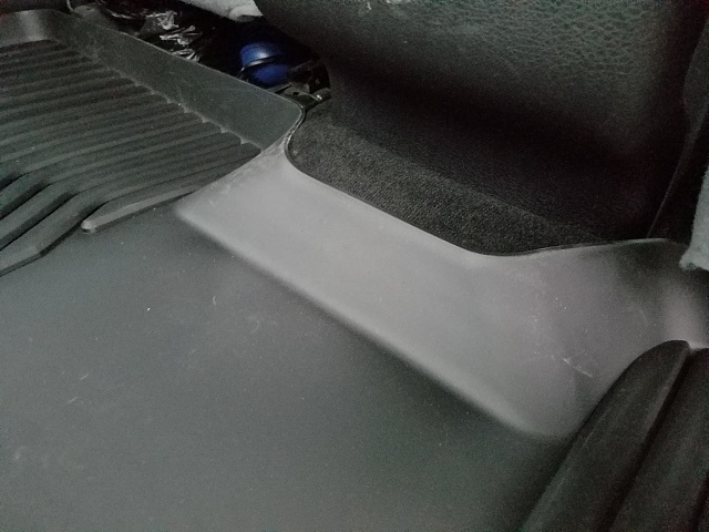 Michelin Edgeliner floor liners - review-rearcenterhump.jpg