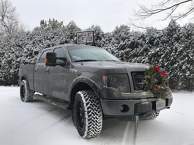 Pics of your truck in the snow-tyrss2r.jpg