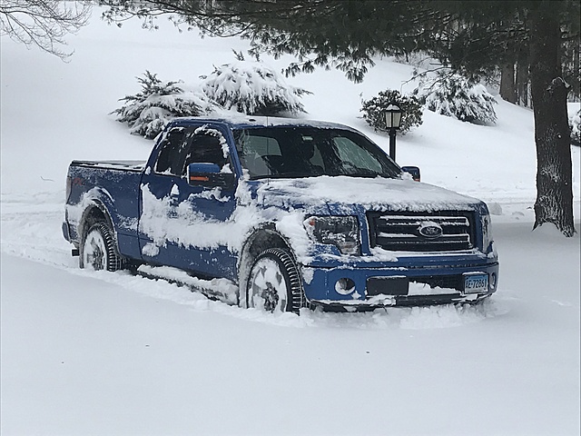 Pics of your truck in the snow-yzeudwf.jpg