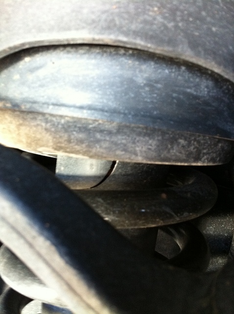 HELP! My front shock absorber is cracked-img_1793.jpg