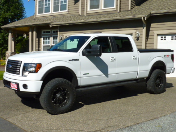 Lets see white trucks with black or machined rims!-p1030402.jpg