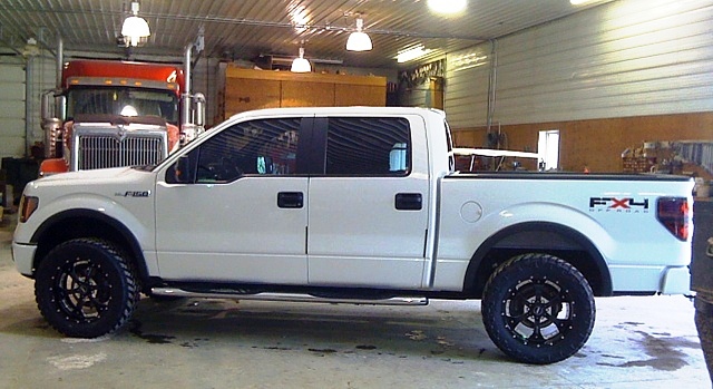 Lets see white trucks with black or machined rims!-fx4-3.jpg