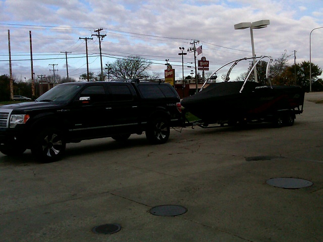 Let's see those Black F150's-f150-towing.jpg