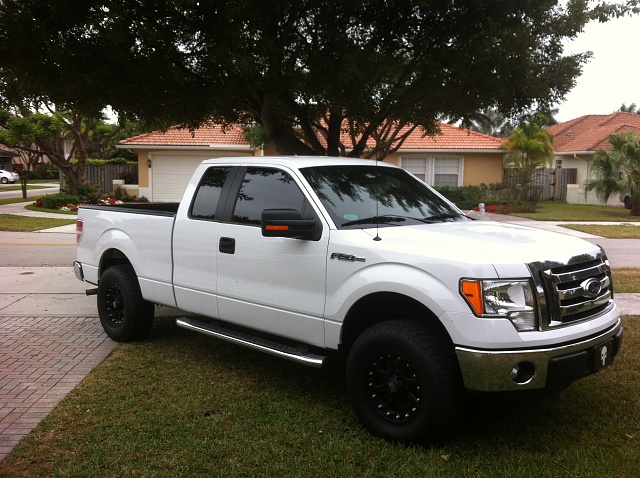 Pic request - 2&quot; / 2.5&quot; front and 3&quot; rear leveling kit.-truck.jpg