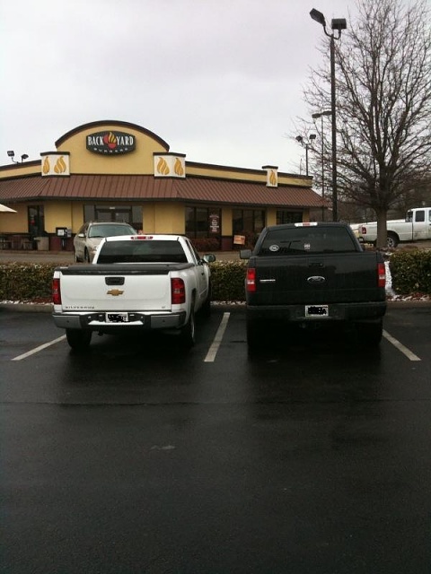 Why you love your truck??-ford-vs-chevy.jpg