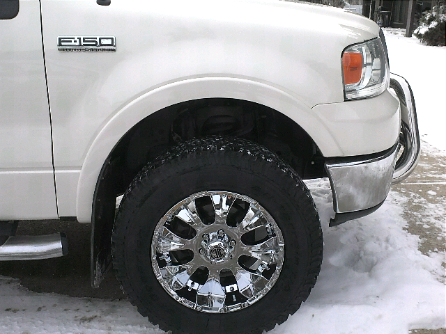 i need some advice with wheels tires and a leveling kit-forumrunner_20121127_142134.jpg