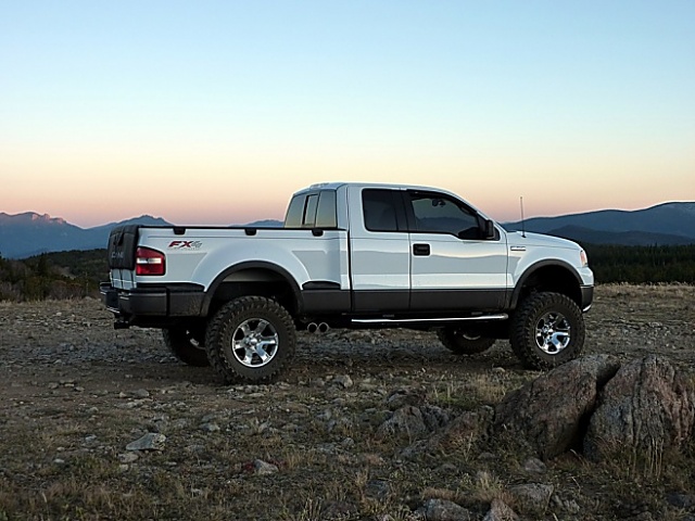 Dual exaust before rear tire regrets-resized_f150-caribou08.jpg