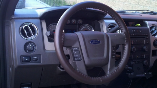 Has anyone Installed an Aftermarket Leather Steering Wheel Wrap?-steering-wheel-brown.jpg