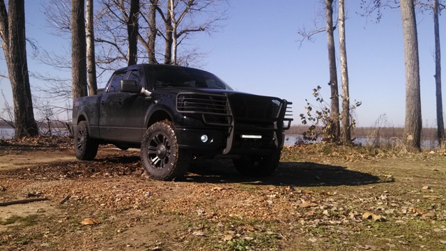 35s and leveled pics...please post em up.-truckriver2.jpg