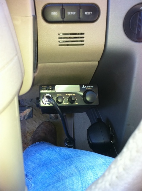 Where to hookup my CB Radio?? please help me out here guys-img_0236.jpg
