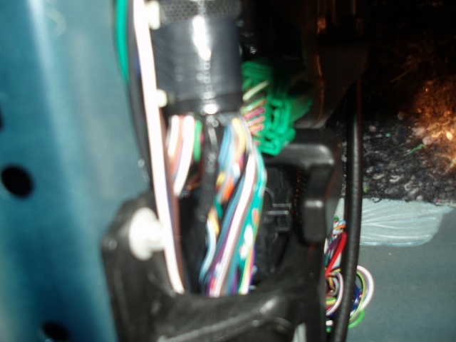 OEM subwoofer plug  breakdown-p2020411.jpg
