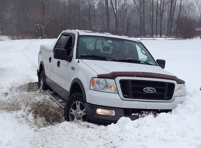 Post Your White 04-08 Pickup-truck-stuck-1.1-snow-feb-15-2014.jpg