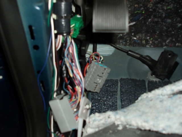 Installing Ford/Audiophile Sub in 04 FX4 SuperCrew-p2190418.jpg