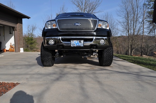 PICS...6&quot; RCX lift, MotoMetal 951's, 6&quot; lift Bilsteins, Bushwhackers, and Toyo M/T's-dsc_0004.jpg