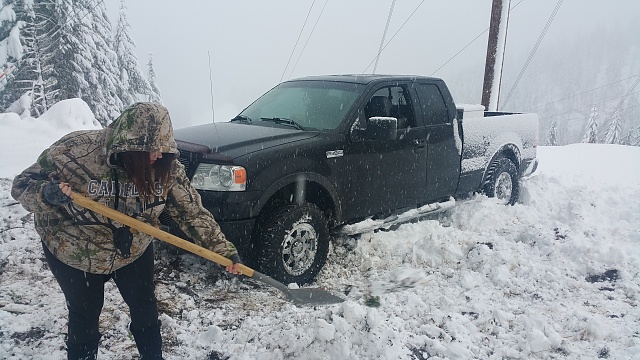 lets see your truck in the snow pictures-20151224_145216.jpg