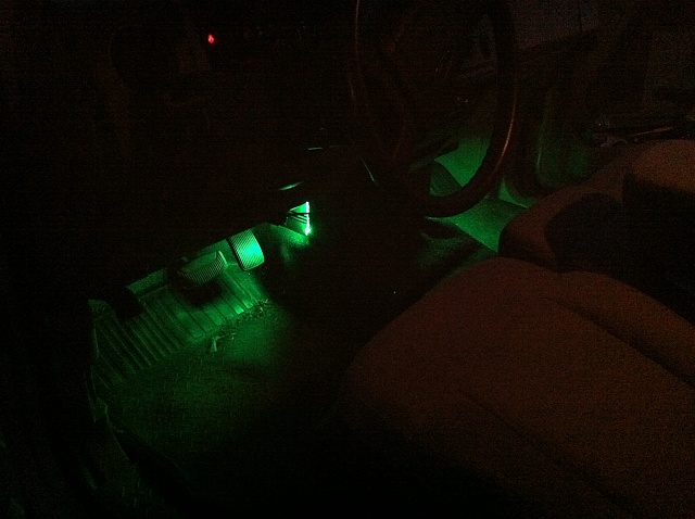 LED lights under dash-img_4206.jpg