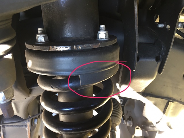 Possible strut issues..need some help.-photo182.jpg