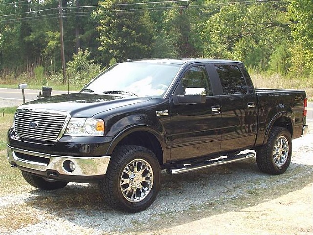 New to the board...-f150-2007-lariat-4x4-001.jpg