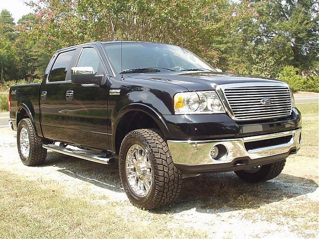 New to the board...-f150-2007-lariat-4x4-002.jpg