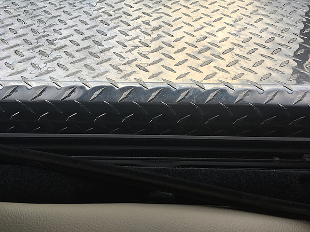 Rear window trim-photo307.jpg