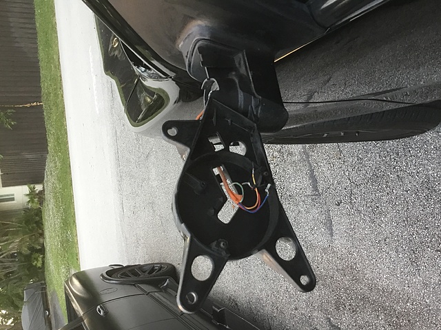 Drivers side mirror broken off-425107ae-25a1-4c8e-9216-1b64f1448f49.jpeg