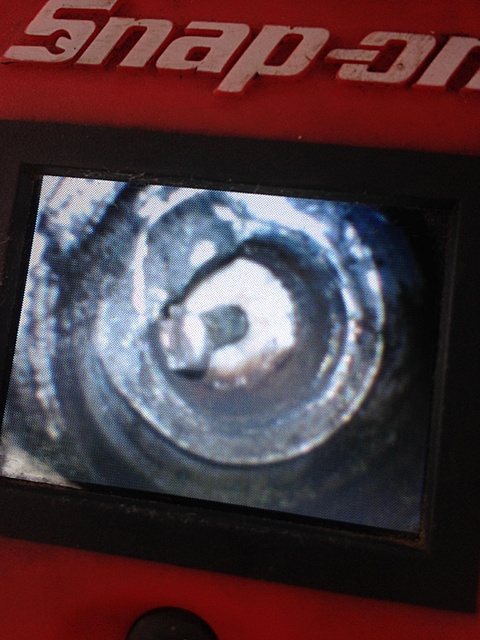 5.4 Spark plug removal issue. Haven't seen this one-adiuroc.jpg