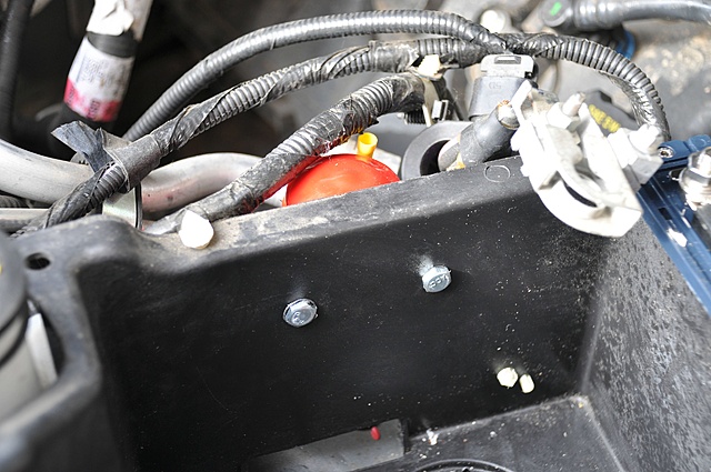 installing power inverter in bed of truck. anyone did this??-akk0mza.jpg