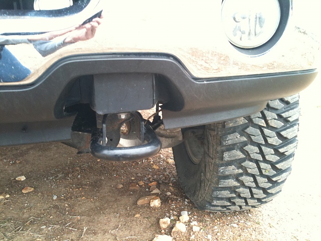 pics of 35's and lift kit-tow-hooks.jpg