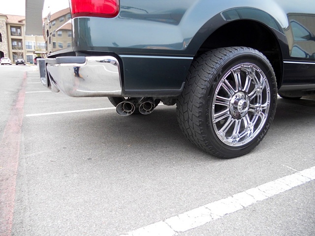 Dual exhaust tip placement and style-image-818999643.jpg