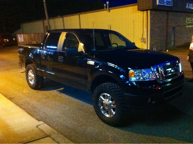 Lets see some 295/70/18 Tires on a leveling kit!!-image-1525920070.jpg