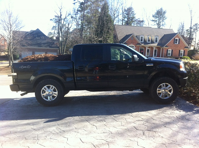 Lets see some 295/70/18 Tires on a leveling kit!!-image-1075469292.jpg